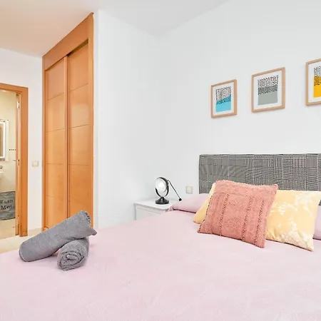 Amplio ático De 2 Apartamento *